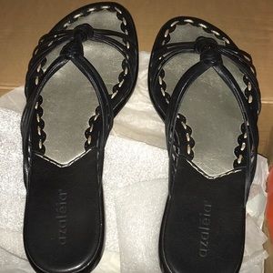 Azaleia sandals black 🙋‍♀️ NWOT 👀❤️🌹❤️